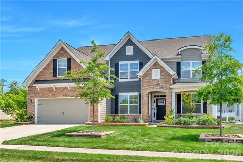 9300 Vecchio Drive pending home in Avondale, Indian Land, SC
