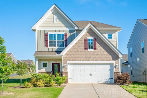 341 Runner Stone Lane active home in Elizabeth, Fort Mill, SC