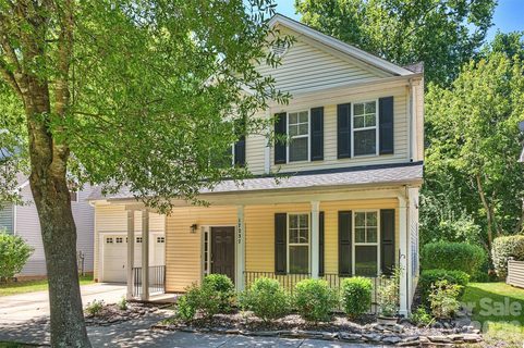 17237 Grand Central Way pending home in Caldwell Station, Cornelius, NC