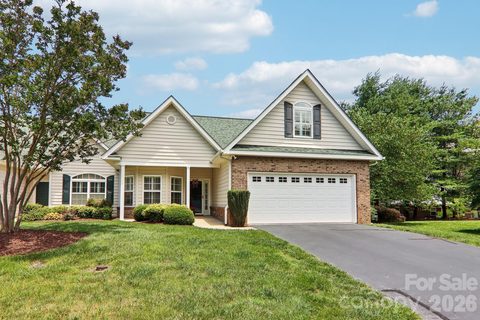 54 Victoria Park Drive pending condo in Park Place, Hendersonville, NC