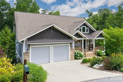 8 Sugarland Ridge Road active home in Southcliff, Fairview, NC