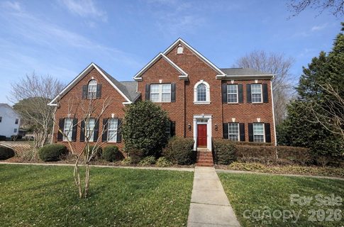 204 Whitegrove Drive pending home in Whitegrove, Fort Mill, SC
