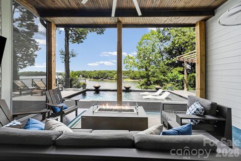 Windjammer, Fort Mill
