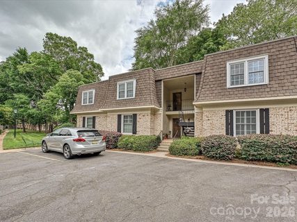 2233 Rexford Road pending home in Trianon, Charlotte, NC