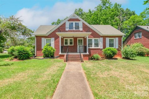 168 Park Street active home in Park Terrace, Statesville, NC