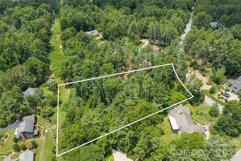 4 Dunnwoody Drive active lot in Coventry Woods, Arden, NC