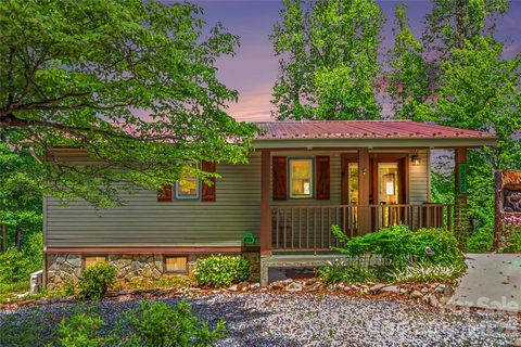 3526 Dogwood Lane active home in Silver Creek, Morganton, NC