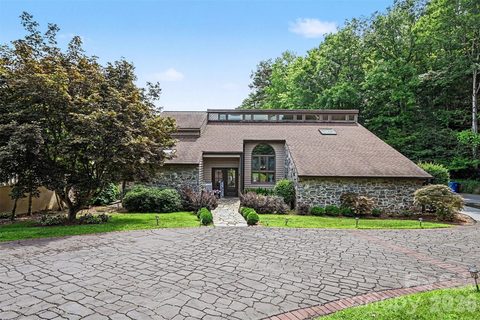 4444 3rd Street Lane active home in Moores Ferry, Hickory, NC