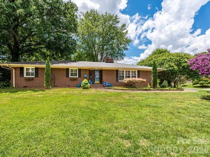 1300 Bevis Drive active home in Ashbrook Park, Charlotte, NC