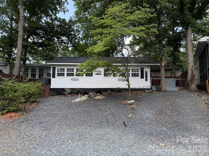 106 Catawba Court active home in Twin Harbor, Mount Gilead, NC