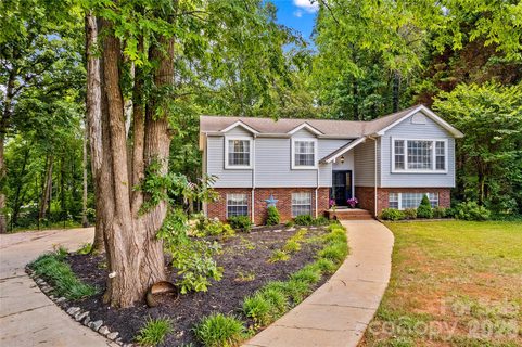 135 Chapel Court active home in Chapel Creek, Salisbury, NC