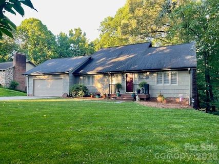 Homes in Huntington Downs, Hickory