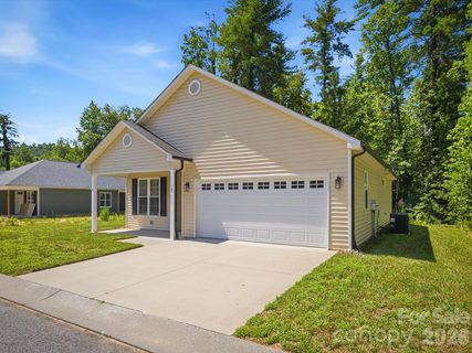 196 Eagles Landing active home in Eagles Landing, Morganton, NC