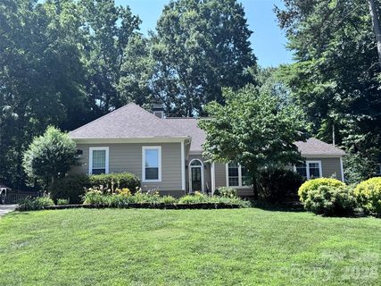 12500 Cedarford Court pending home in Cedarfield, Huntersville, NC