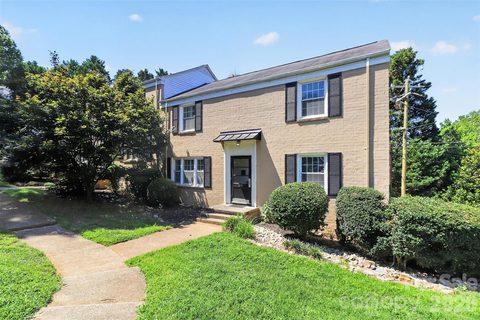 219 Wakefield Drive active home in Selwyn Village, Charlotte, NC