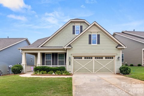 8416 Festival Way pending home in Cresswind, Charlotte, NC