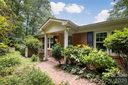 615 Goldview Drive sold home in Hendersonville, SC