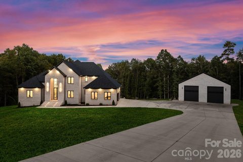 6003 Israel Drive pending home in Heinrich Russena Estates, Concord, NC
