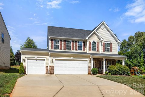 3536 Canyon Live Oak Court pending home in Bethesda Oaks, Gastonia, NC