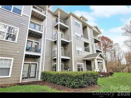 300 Vista Lake Drive