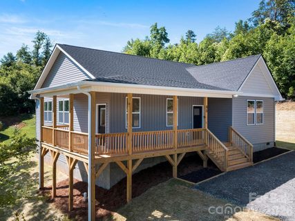 80 S Vineyard Village Drive sold home in Old Vineyard Village, Old Fort, NC