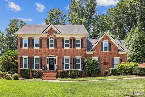 10516 Hollybrook Drive sold home in Berkeley, Charlotte, NC