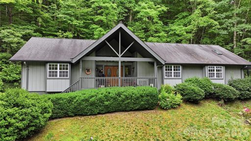 100 Foresthill Lane pending home in Smoky Mountain Country Club, Whittier, NC