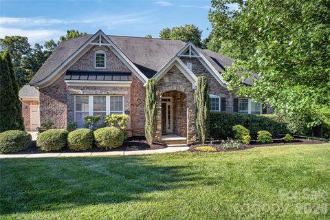 4028 Deer Track Court active home in Telfair, Mint Hill, NC