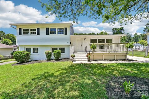 923 Yuma Street pending home in Hidden Valley, Charlotte, NC