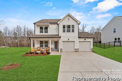 1002 Deseo Drive sold home in The Glenns, Wingate, NC