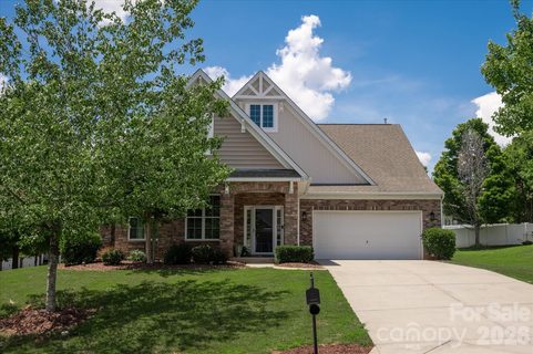 1030 Kaiser Way active home in Fallbrook, Fort Mill, SC