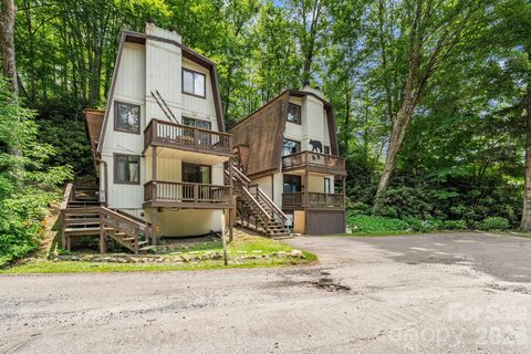 30 Creekside Drive active home in Ski Country Condominium, Banner Elk, NC