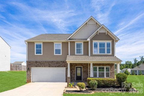 111 Trick Ski Lane pending home in Hidden Lakes, Statesville, NC