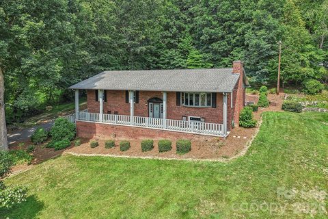 Homes in Forest Park, Waynesville