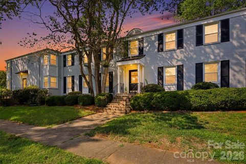 216 Wakefield Drive active home in Selwyn Village, Charlotte, NC