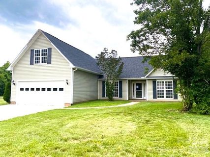 222 Misty Valley Way sold home in Livingston Farms, Fletcher, NC