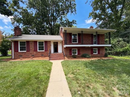 5410 Sharon Road pending home in Beverly Woods, Charlotte, NC