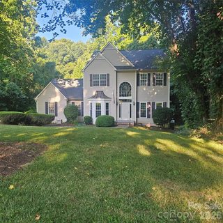 137 Purple Finch Lane active home in Whippoorwill Woods, Mooresville, NC