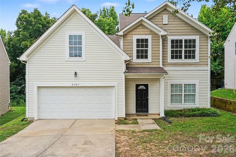2823 Forest Grove Court active home in Highland Park, Charlotte, NC