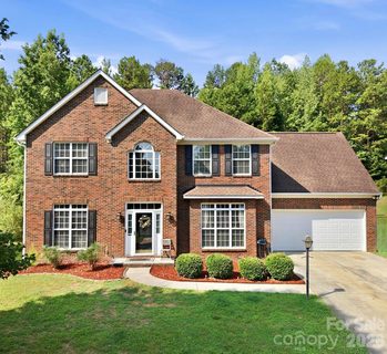 1946 Wilrose Place active home in Thornblade, Matthews, NC