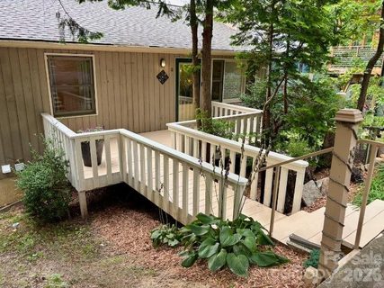 Homes in Oak Ridge Villas, Asheville