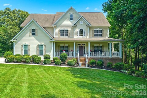 Homes in Anniston, Davidson