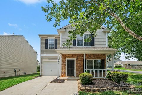 4636 Meadowfield Road active home in Buckleigh, Charlotte, NC