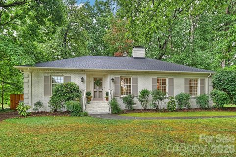 5519 Robinhood Road sold home in Sherwood Forest, Charlotte, NC