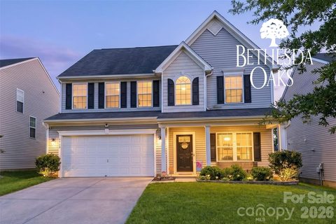 2745 Cypress Oak Lane pending home in Bethesda Oaks, Gastonia, NC