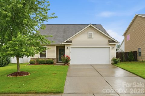 1707 Sawtooth Court pending home in The Oaks Of Landis, Landis, NC