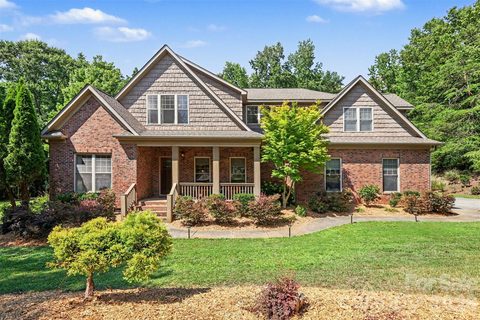 1702 Hannon Farm Road sold home in Olde Williamsburg, Fort Mill, SC