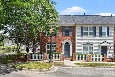 929 Coolsprings Lane active home in Manchester Village, Rock Hill, SC