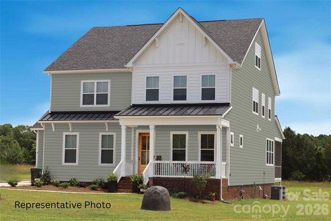 496 Edmunds Lane active home in Edmunds Farm, Clover, SC