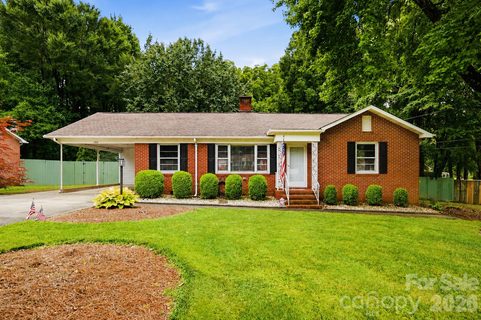 7919 Linda Lake Drive sold home in King Acres, Charlotte, NC